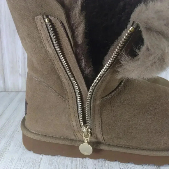 Ugh Bailey Zip Short Shearling Tan Women's 10 - Picture 2 of 16